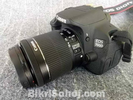 DSLR Canon 700D Video Camera